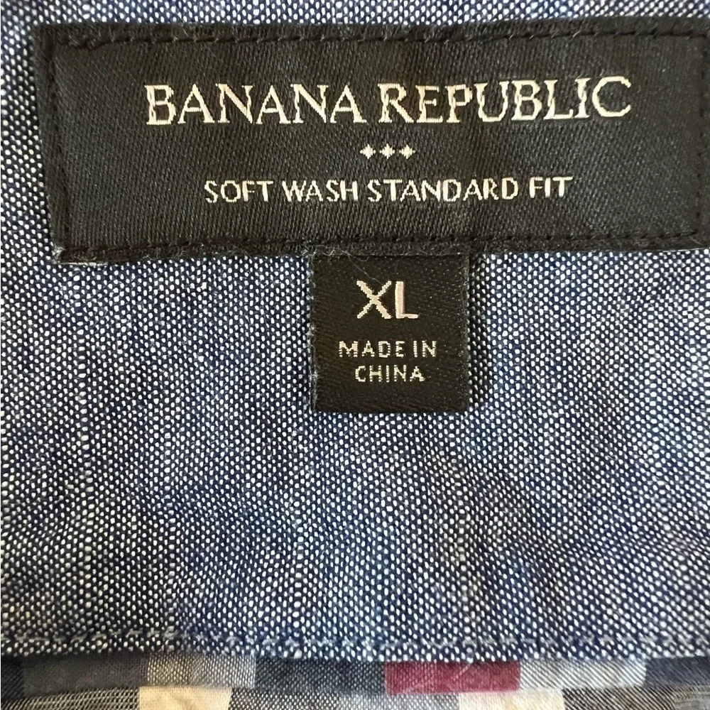 Banana Republic Men's Standard Fit Plaid Shirt - Blue, Red, and White Si…